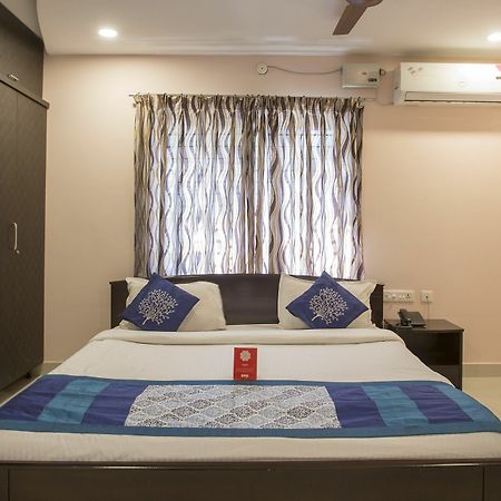 Oyo 10373 Apartment The Icon Homes Hyderabad Exterior foto